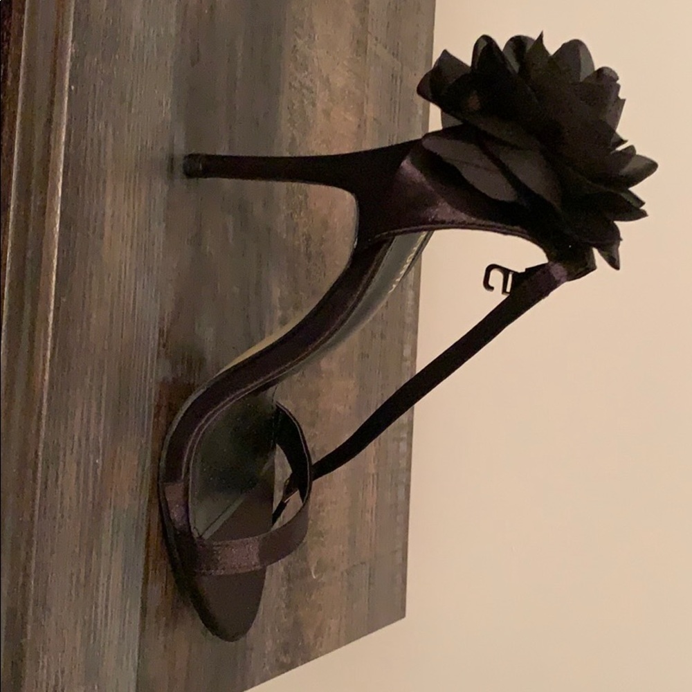High heels - Picture 2 of 3